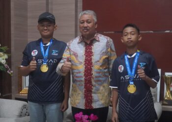 Fayyaz Dan Aslam Juara Pertama Pada Ajang Padel Party Society