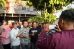 Andi Sudirman Sapa Relawan di Kabupaten Pinrang hingga ke Kolong Rumah